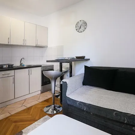 Apartment Promenada 35